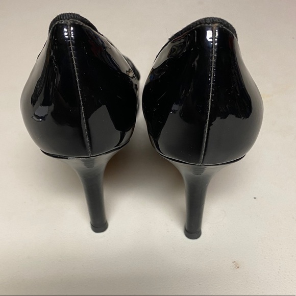 Tommy Hilfiger Pointy Toe Heels - Picture 2 of 3